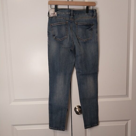 Tilly's Rewash Metro Mid-Rise Jeans - Picture 5 of 8